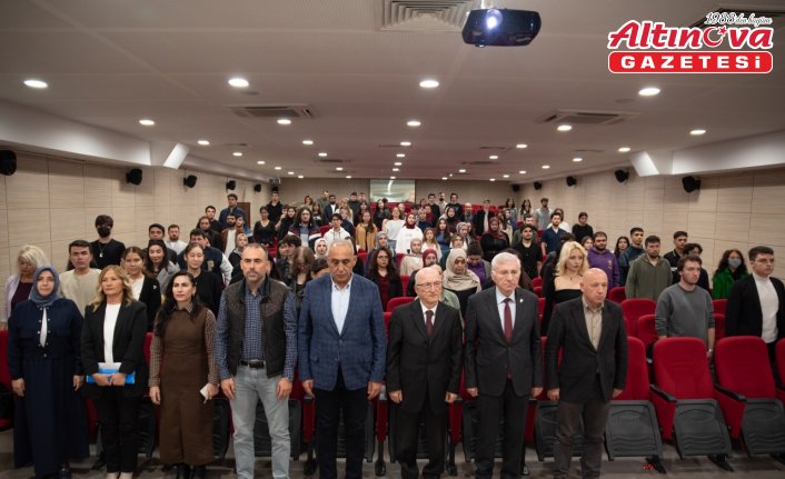 Samsun'da “İmparatorluktan Cumhuriyete Eğitim“ konferansı gerçekleştirildi