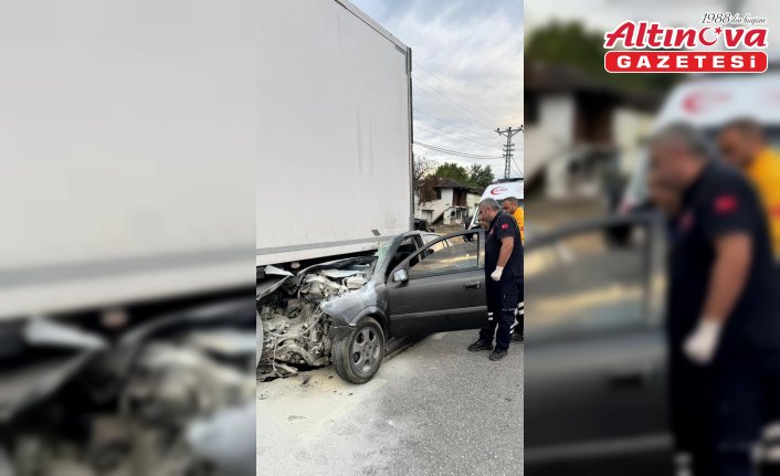 Samsun'da tıra arkadan çarpan otomobilin sürücüsü öldü