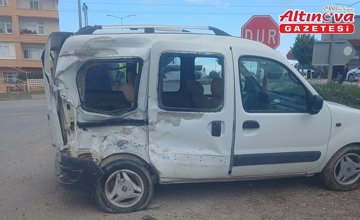 Sinop'ta otomobil ile iki motosikletin çarpıştığı kazada 2 kişi yaralandı