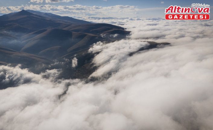 Sultan Murat Yaylası sis altındaki güzelliğiyle ziyaretçilerini karşılıyor
