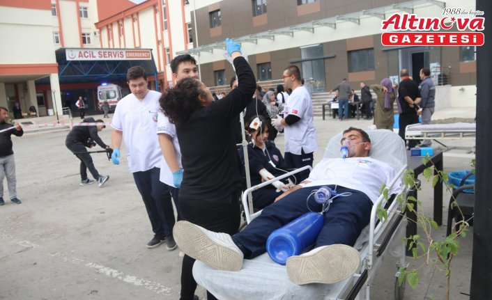 Taşova Devlet Hastanesi'nde deprem ve yangın tatbikatı yapıldı