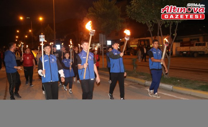 Taşova'da 29 Ekim Cumhuriyet Bayramı bayrak yürüyüşü yapıldı