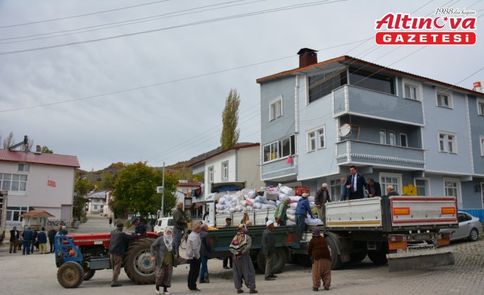 Tokat'ta yapılan kışlıklar İstanbul'daki gurbetçilere gönderildi