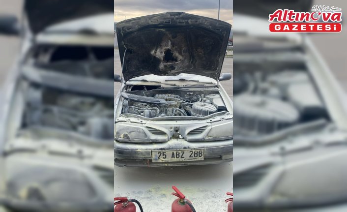 Tosya'da yanan otomobil zarar gördü