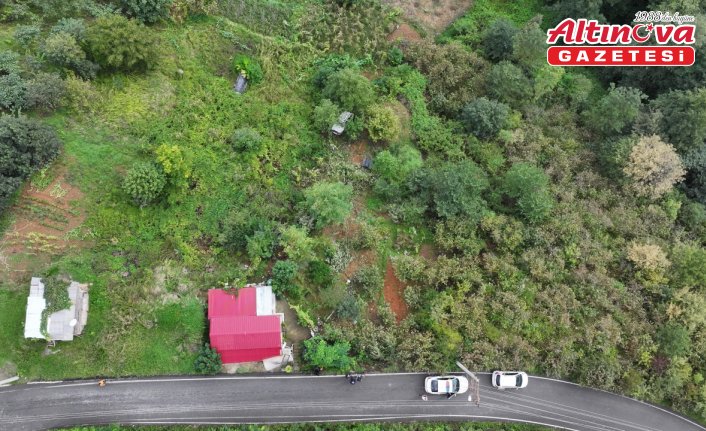 Trabzon'da fındık bahçesine yuvarlanan otomobilin sürücüsü yaralandı