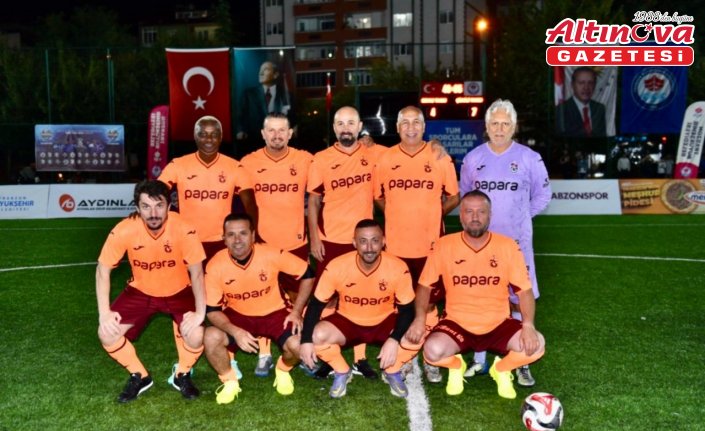 Trabzonspor'un efsane futbolcuları, Emir Yuşa için sahaya çıktı