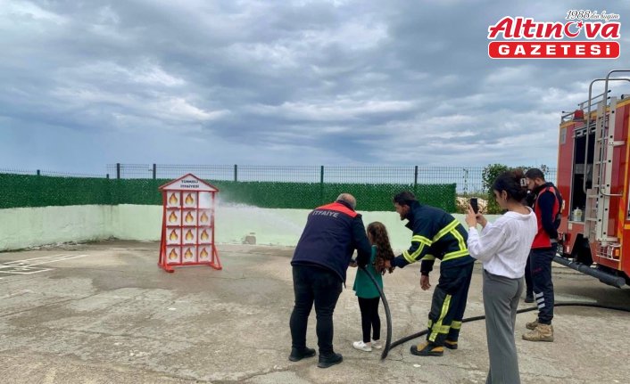 Türkeli’de öğrencilere yangın söndürme teknikleri eğitimi verildi