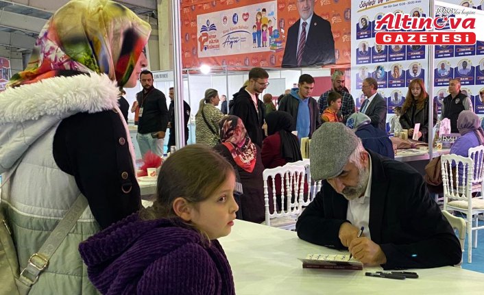 Yazar Ahmet Turgut Çorum'da “Sumud Filosu“ söyleşisinde okurlarıyla buluştu
