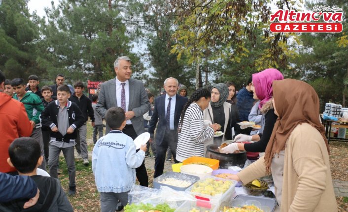 Amasya’da öğrencilerden Filistin’e destek kermesi