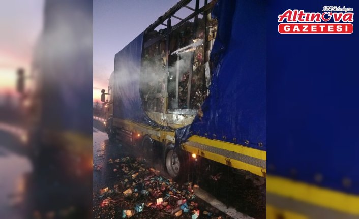 Anadolu Otoyolu'nda tırın dorsesinde çıkan yangın söndürüldü