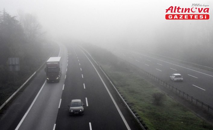 Anadolu Otoyolu'nun Düzce kesiminde sis görüş mesafesini düşürdü