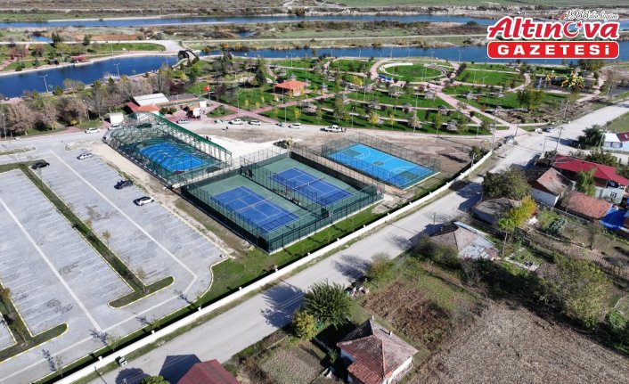 Belediye Başkanı Karagöl, tenis kortlarında incelemelerde bulundu
