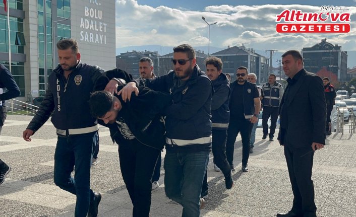 Bolu merkezli telefon dolandırıcılığı operasyonunda yakalanan 5 zanlıdan 2'si tutuklandı