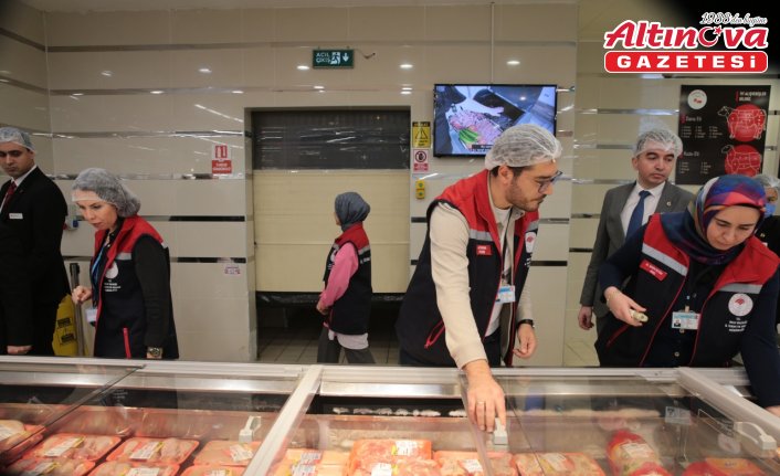 Bolu'da alış veriş merkezinde gıda satışı yapan işletmeler denetlendi