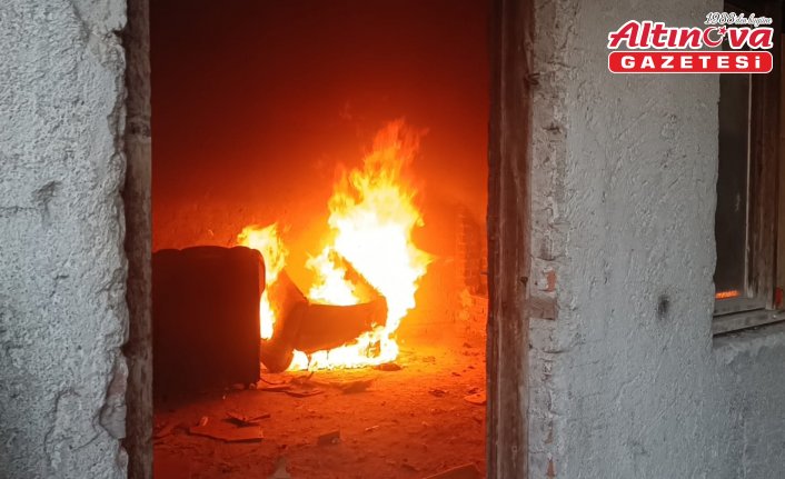 Çorum'da metruk evde çıkan yangın söndürüldü