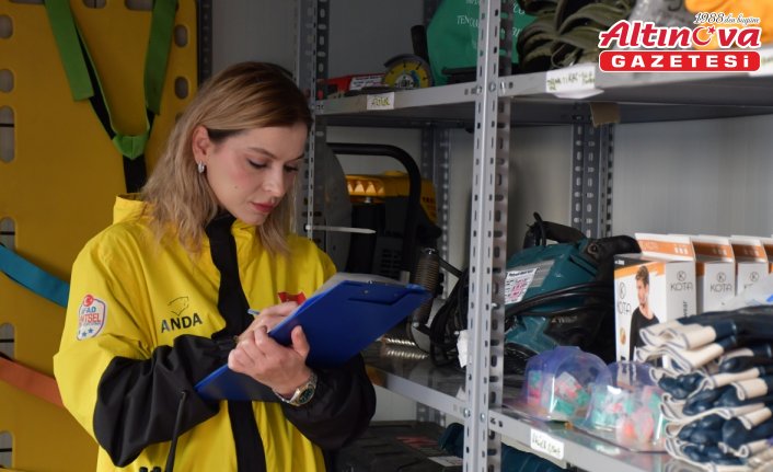 Düzce depreminde yaşadığı acıları, insani yardım ve arama kurtarma çalışmalarıyla hafifletiyor