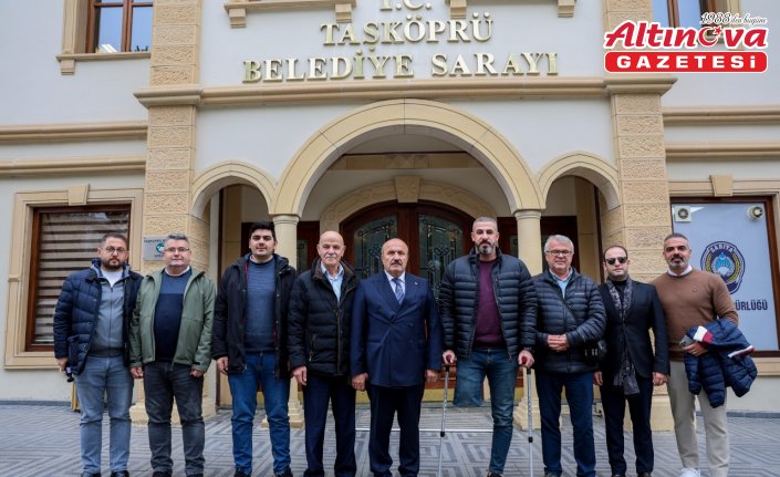 Gazze'de bacağını kaybeden gazeteci Shehada, Taşköprü Belediyesini ziyaret etti