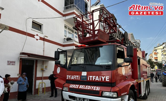 Gerze'de çıkan ev yangınında bir kişi dumandan etkilendi