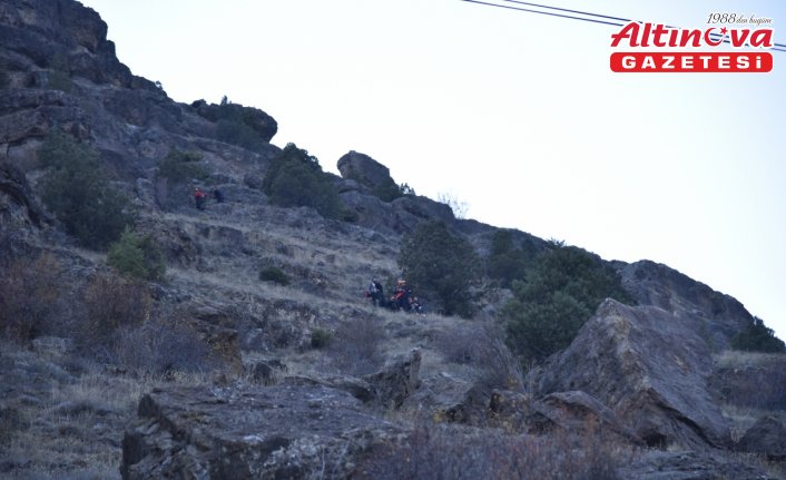 Gümüşhane'de doğa yürüyüşü sırasında kayalıklardan düşen hemşire yaralandı