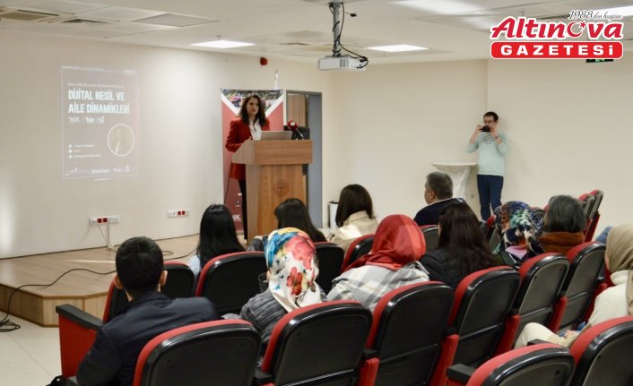 Karabük'te “Dijital Nesil ve Aile Dinamikleri“ semineri düzenlendi