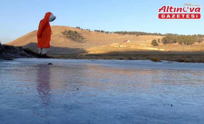 Kars’ta soğuk hava ve kırağı etkili oldu