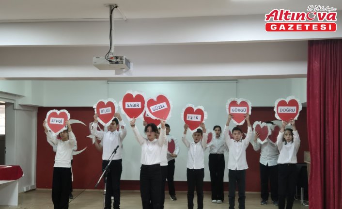 Kastamonu'nun ilçelerinde Öğretmenler Günü kutlandı