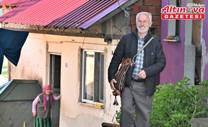 Keçi kılından 64 yıldır çorap örüyor