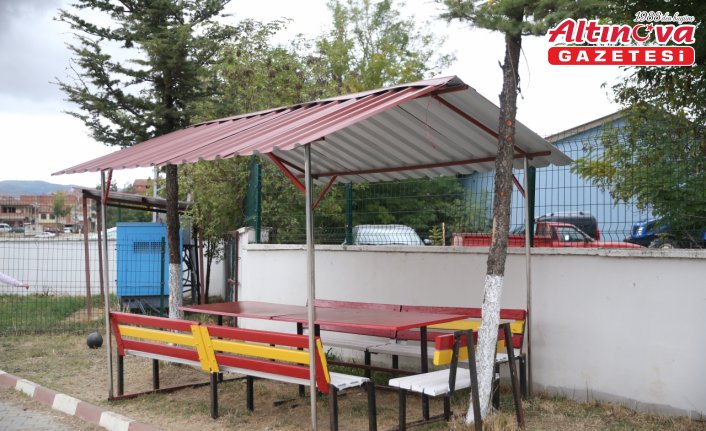 Köy okulunun çehresi müdürün girişimleri ve hayırseverlerin desteğiyle değişti