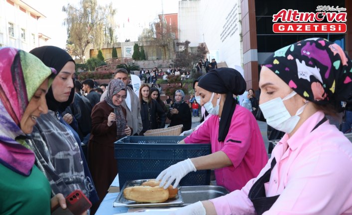 Recep Tayyip Erdoğan Üniversitesinde geleneksel hamsi şenliği düzenlendi