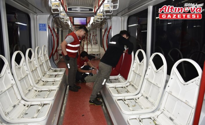 Samsun'da tramvaylarda yolcu koltukları yanmazlarıyla değiştiriliyor