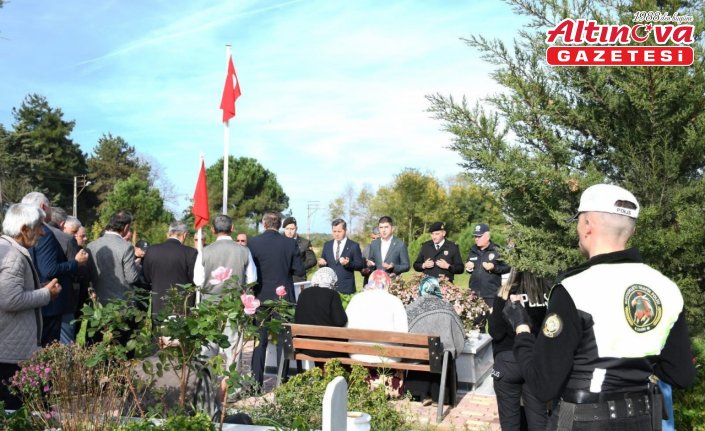 Şehit polis Yusuf Ceylan, mezarı başında anıldı
