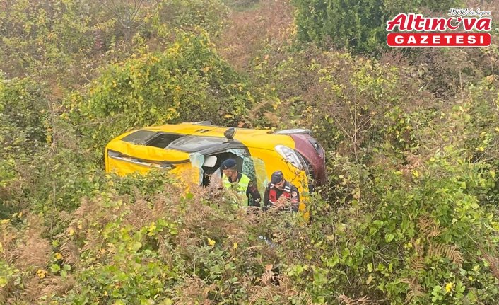 Sinop’ta ticari taksinin devrildiği kazada 2 kişi yaralandı