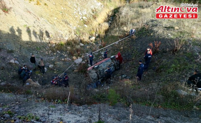 Sinop’ta uçuruma devrilen otomobilin sürücüsü öldü