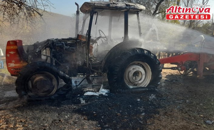 Tokat'ta çıkan yangında traktör kullanılmaz hale geldi