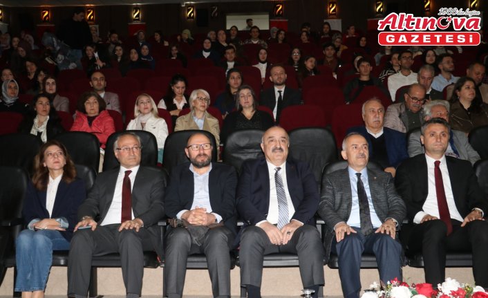 Trabzon Üniversitesi'nde 24 Kasım Öğretmenler Günü programı düzenlendi