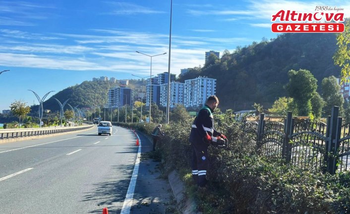 Trabzon'da park ve bahçelerde temizlik yapıldı