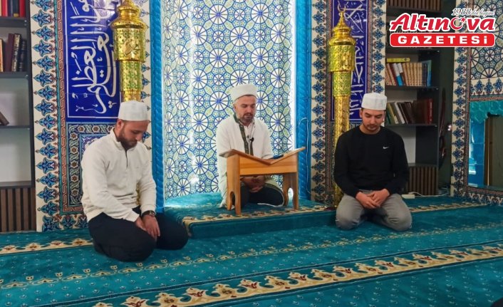 Yeşilyurt ilçesinde şehit öğretmenler için mevlit okutuldu