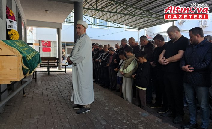 Zonguldak'ta bıçaklanmış halde ölü bulunan yaşlı adamın cenazesi defnedildi