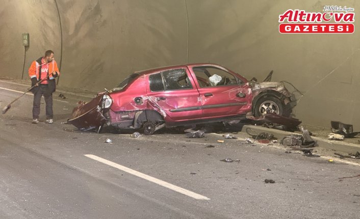 Zonguldak'ta tünelin duvarına çarpan otomobildeki 2 kişi yaralandı
