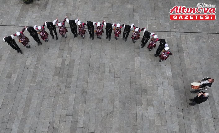 Akçaabat horonuyla dünya sahnelerinde boy gösteriyorlar