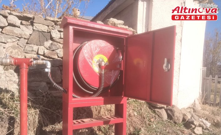 Alucra'da bir köyde yangın hidrantları kuruldu
