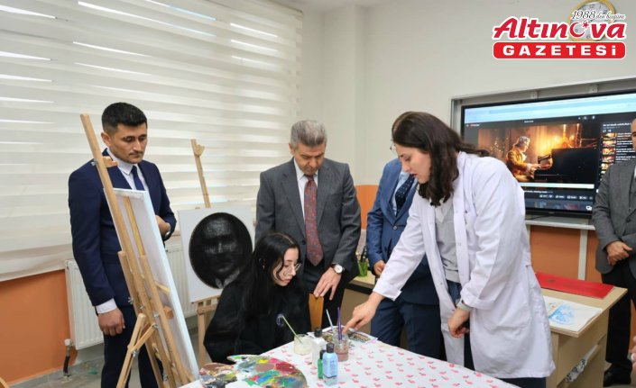 Artvin Valisi Ergün, okullarda incelmelerde bulundu