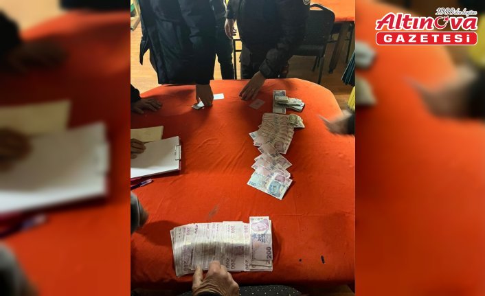 Bartın'da kumar oynayan 8 kişiye 73 bin 976 lira para cezası verildi