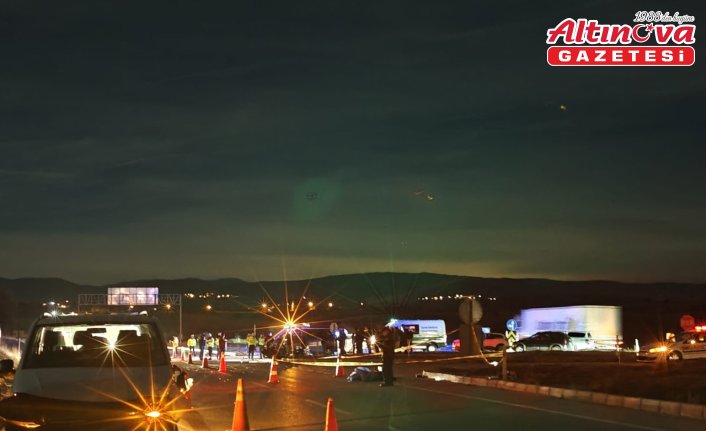 Bolu'da minibüsle çarpışan üç tekerlekli motosikletin sürücüsü öldü, eşi yaralandı