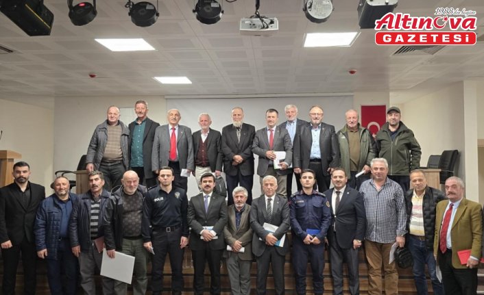 Çaykara Kaymakamı Sapmaz, muhtarlarla bir araya geldi