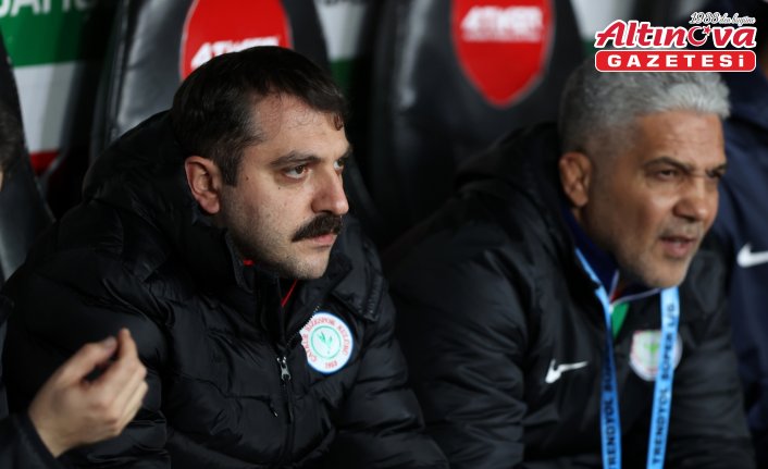 Çaykur Rizespor'da kulüp doktoru rahatsızlanınca yeşil sahada başhekim görev yaptı