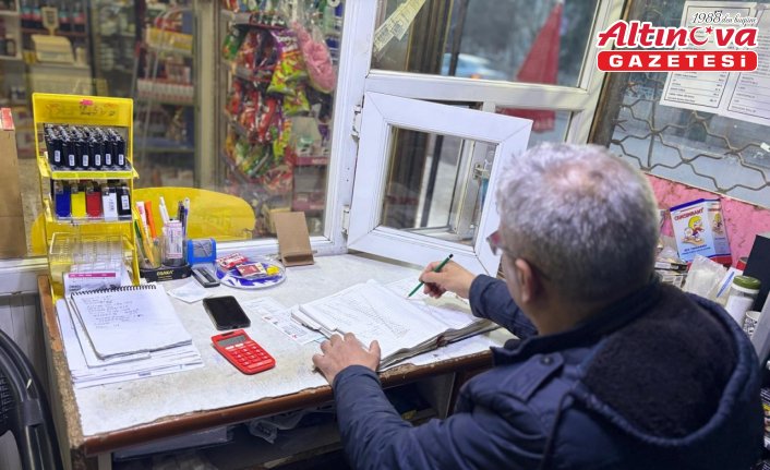 Çorum'da mahalle bakkalındaki 250 bin liralık borç hayırsever çift tarafından ödendi