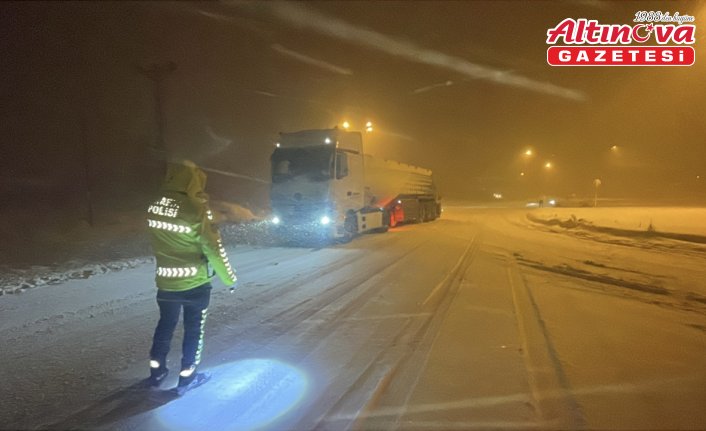 D-100 kara yolunun İstanbul yönünde ağır tonajlı araçların geçişine izin verilmiyor