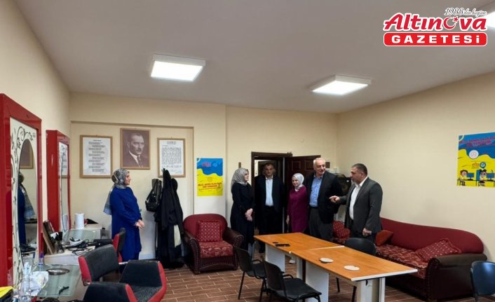 Hayrat'ta kuaförlük ve pastacılık kursu açıldı