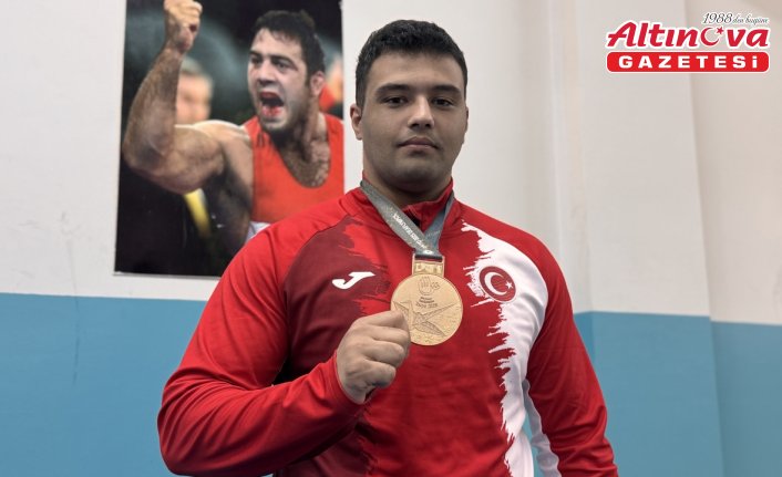 İlk kez giydiği milli formayla olimpiyat üçüncüsü olan işitme engelli güreşçi hedef büyüttü
